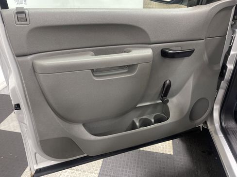 Used 2011 Chevrolet Silverado 1500 W/T image 9