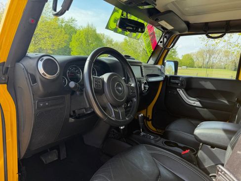 Used 2015 Jeep Wrangler Unlimited Rubicon w/ Dual Top Group AWD/4WD image 11