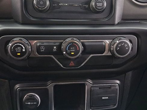 Used 2021 Jeep Wrangler Sport AWD/4WD image 15