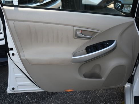 Used 2015 Toyota Prius Three w/ Solar Roof Package image 10