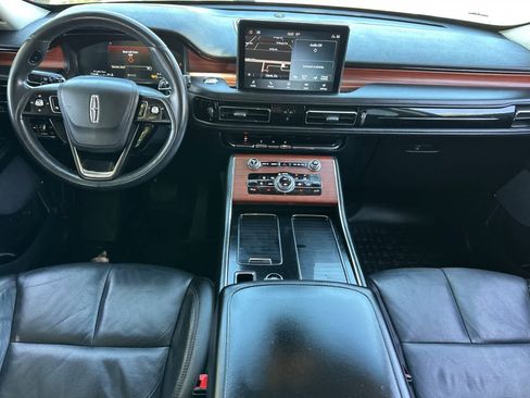 Used 2022 Lincoln Aviator Grand Touring w/ Class IV Trailer Tow Package AWD/4WD image 4