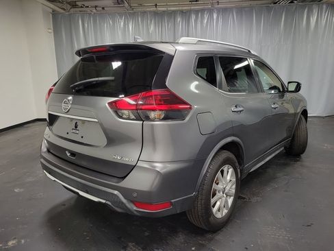 Used 2020 Nissan Rogue SV image 9
