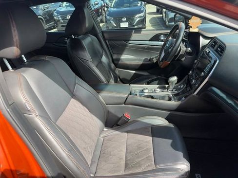 Used 2021 Nissan Maxima SR w/ Sport Mat Group FWD image 13