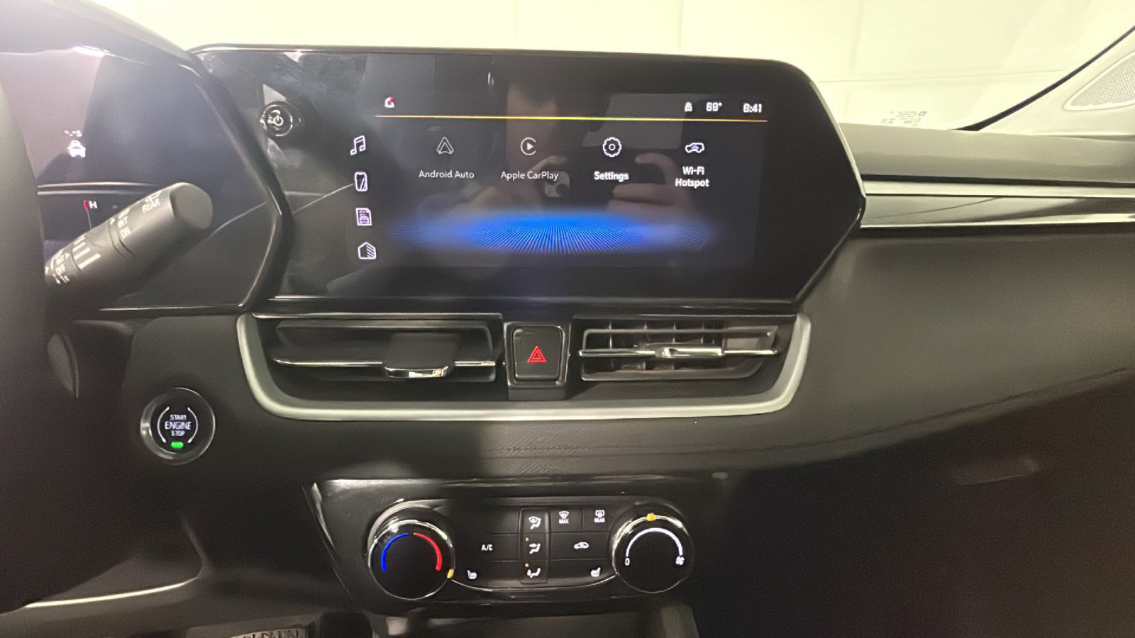Used 2024 Chevrolet TrailBlazer LT w/ LT Cold Weather Package FWD image 28
