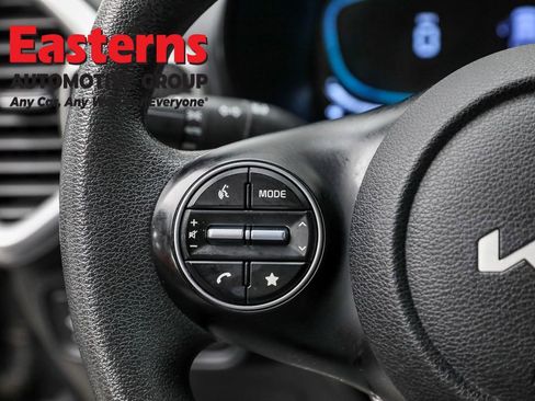 Used 2023 Kia Soul LX w/ LX Technology Package image 15
