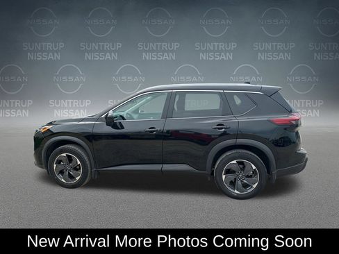 Used 2024 Nissan Rogue SV w/ SV Premium Package FWD image 3