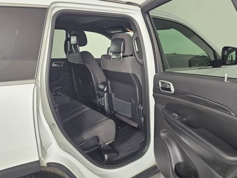 Used 2021 Jeep Grand Cherokee Laredo AWD/4WD image 33