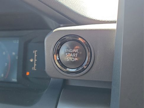 Used 2025 Toyota Tacoma SR5 image 28