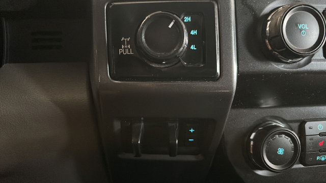 Used 2019 Ford F250 XLT w/ XLT Premium Package AWD/4WD image 26