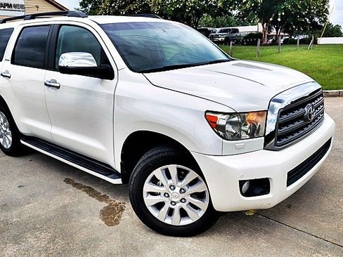 Used 2014 Toyota Sequoia Platinum AWD/4WD image 4