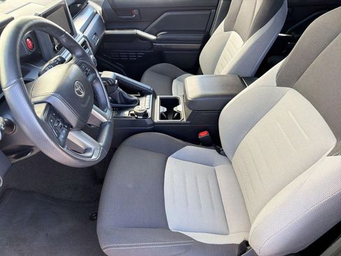 Used 2025 Toyota 4Runner TRD Off-Road image 5