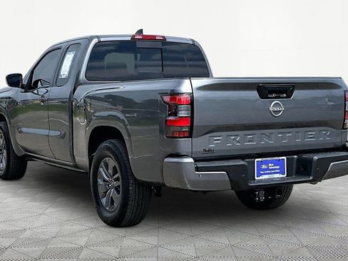 Used 2025 Nissan Frontier SV RWD image 13