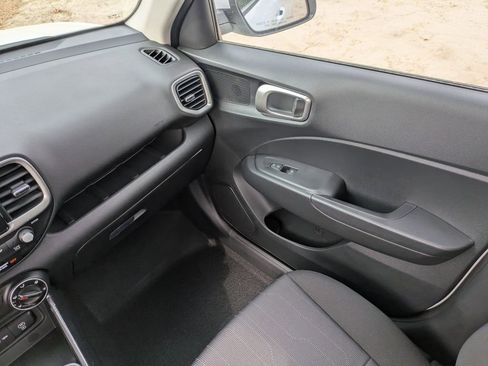 New 2026 Hyundai Venue SE image 16