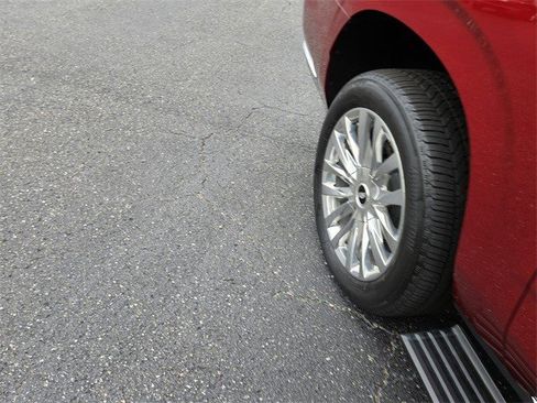 Certified 2024 Cadillac Escalade ESV Premium Luxury w/ Performance Package image 22