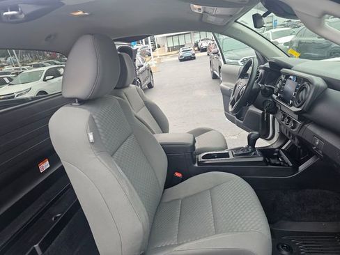 Used 2022 Toyota Tacoma SR image 12