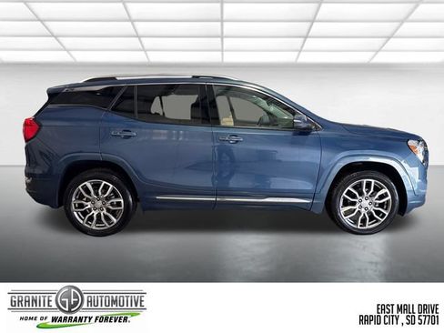 Used 2024 GMC Terrain Denali w/ Denali Premium Package AWD/4WD image 6