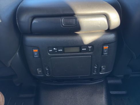 Used 2020 Nissan Armada Platinum w/ Interior Lighting Package image 17