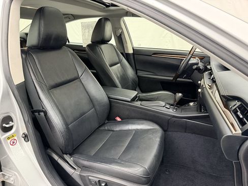 Used 2013 Lexus ES 350 w/ Luxury Pkg FWD image 30