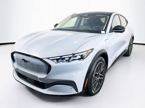 Used 2024 Ford Mustang Mach-E Premium image 3