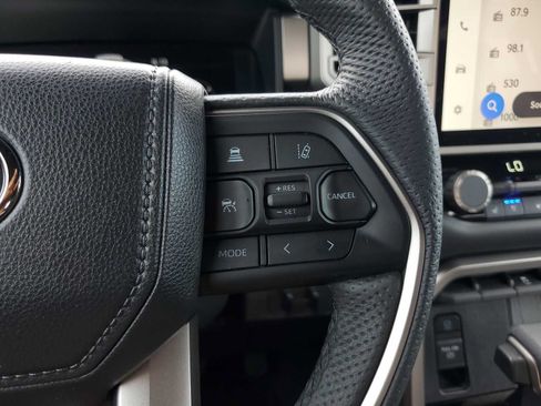 Used 2025 Toyota Tundra Limited AWD/4WD image 21