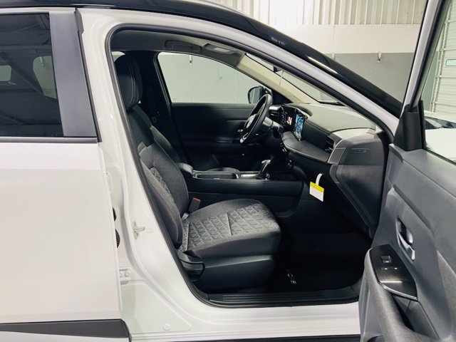 New 2026 Nissan Kicks SV w/ Interior Electronics Package FWD image 30