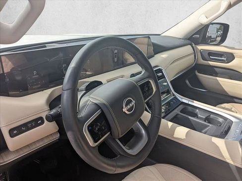 Used 2025 Nissan Armada Platinum Reserve AWD/4WD image 10