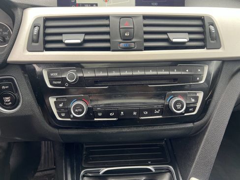 Used 2018 BMW 320i xDrive Sedan w/ Convenience Package AWD/4WD image 26