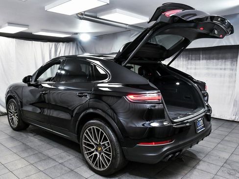 Used 2022 Porsche Cayenne Platinum Edition image 67