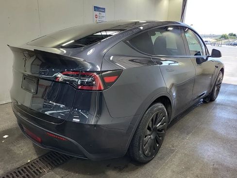Used 2024 Tesla Model Y Long Range AWD/4WD image 7