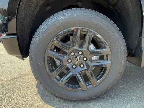 Used 2026 Chevrolet Silverado 1500 LT Trail Boss w/ LT Trail Boss Premium Package AWD/4WD image 9