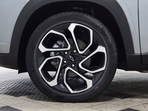 New 2026 Chevrolet Trax RS w/ Sunroof Package image 27