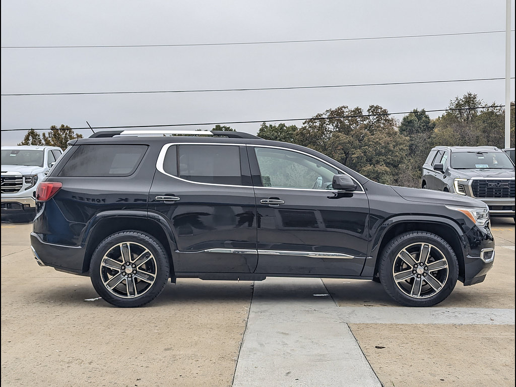Used 2017 GMC Acadia Denali w/ Technology Package FWD image 6