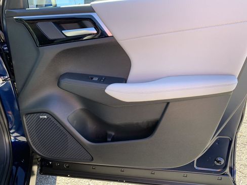 New 2025 Mitsubishi Outlander SE image 25