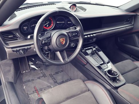 Certified 2024 Porsche 911 Carrera GTS RWD image 4