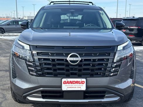 New 2026 Nissan Pathfinder SL image 3