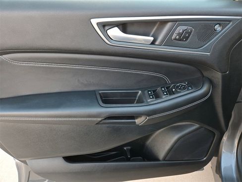 Used 2024 Ford Edge Titanium image 33