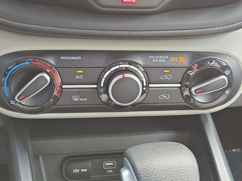 Used 2023 Kia Soul LX w/ LX Technology Package image 24