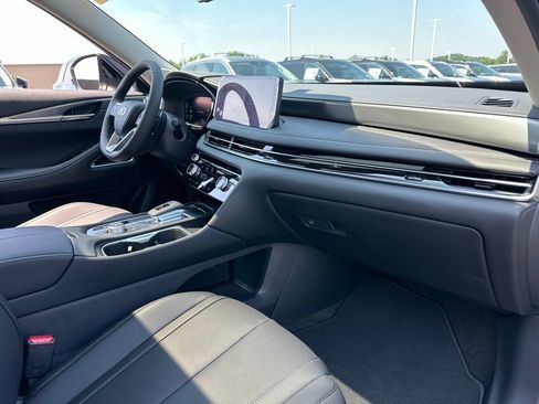 New 2027 INFINITI QX60 Luxe w/ Family Package AWD/4WD image 14