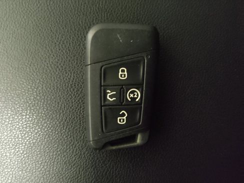 Used 2021 Volkswagen Atlas SEL image 32