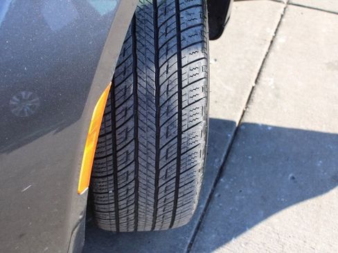 Used 2018 Chrysler Pacifica Touring-L w/ Premium Audio Group image 13