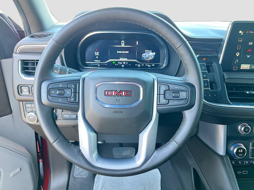 Used 2024 GMC Yukon SLT w/ SLT Luxury Package AWD/4WD image 11