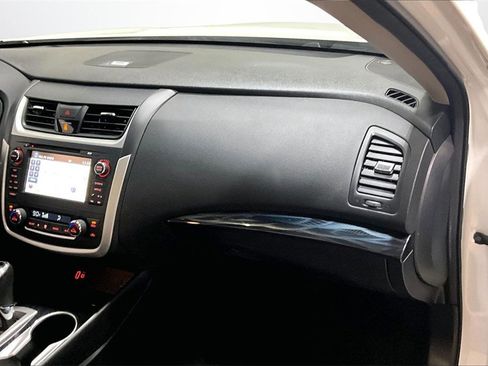 Used 2017 Nissan Altima 2.5 image 25