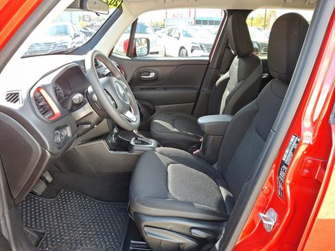 Used 2023 Jeep Renegade Latitude image 13