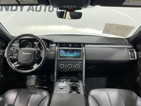 Used 2020 Land Rover Discovery Landmark AWD/4WD image 18