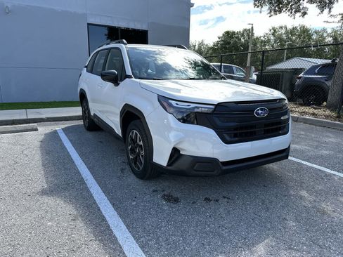 Used 2025 Subaru Forester AWD/4WD image 11