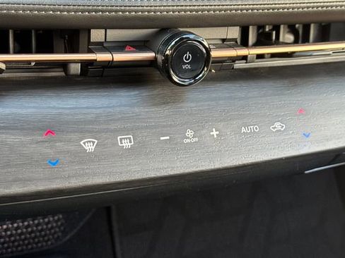 Used 2023 Nissan Ariya FWD image 28