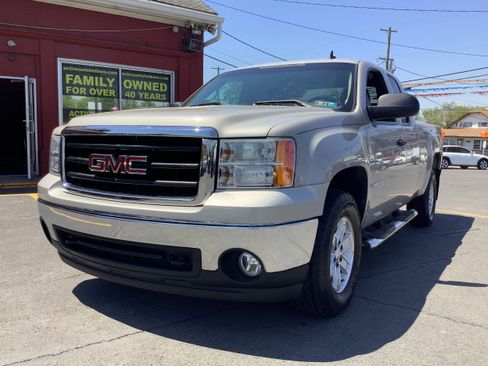 Used 2008 GMC Sierra 1500 SLE w/ Power Pack Plus AWD/4WD image 3