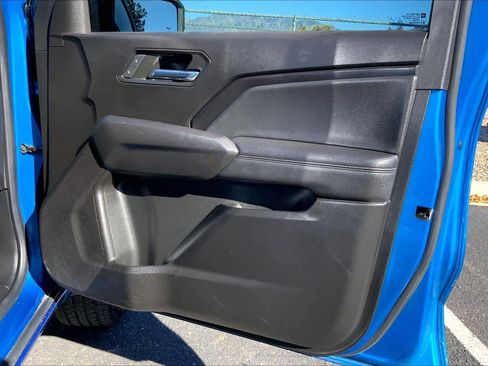 Used 2023 Chevrolet Colorado LT w/ LT Convenience Package image 19