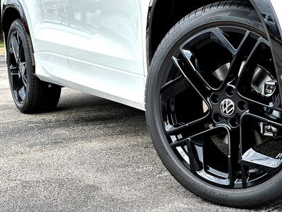 New 2026 Volkswagen Tiguan SE R-Line