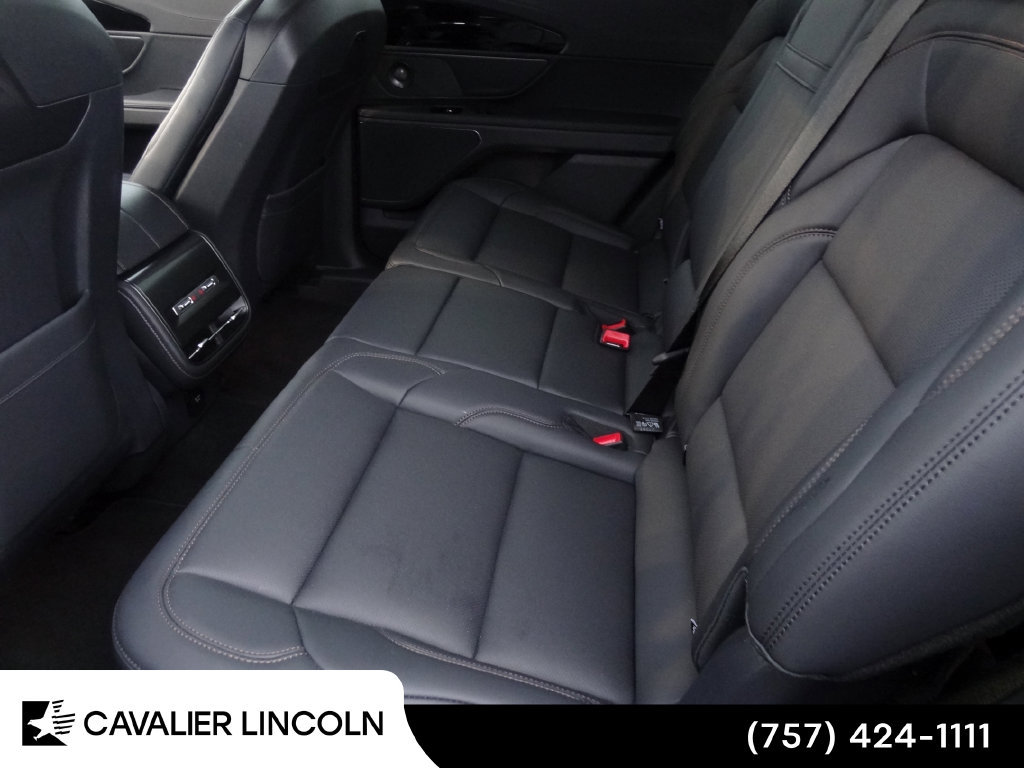 Used 2026 Lincoln Nautilus Premier w/ Equipment Group 102A AWD/4WD image 17